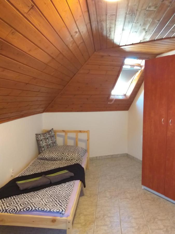 Azure House Aparthotel Keszthely Bagian luar foto