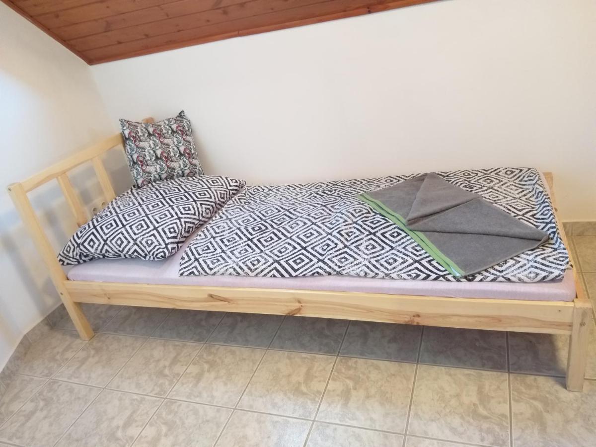 Azure House Aparthotel Keszthely Bagian luar foto