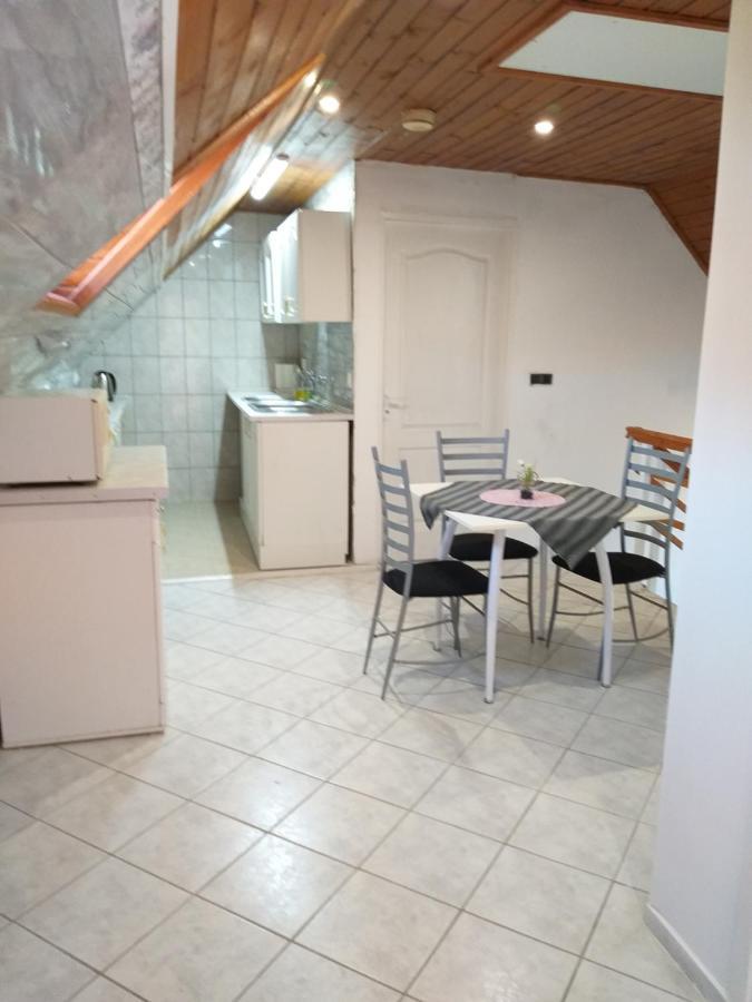 Azure House Aparthotel Keszthely Bagian luar foto