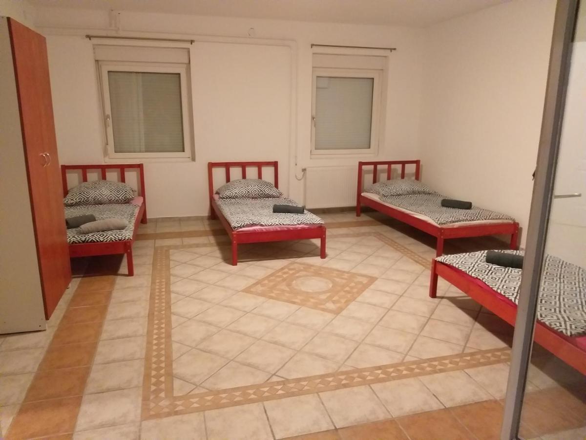 Azure House Aparthotel Keszthely Bagian luar foto