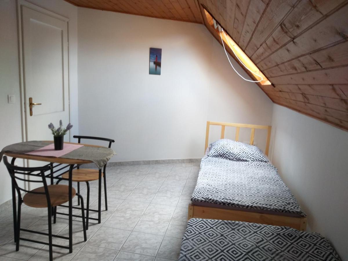 Azure House Aparthotel Keszthely Bagian luar foto