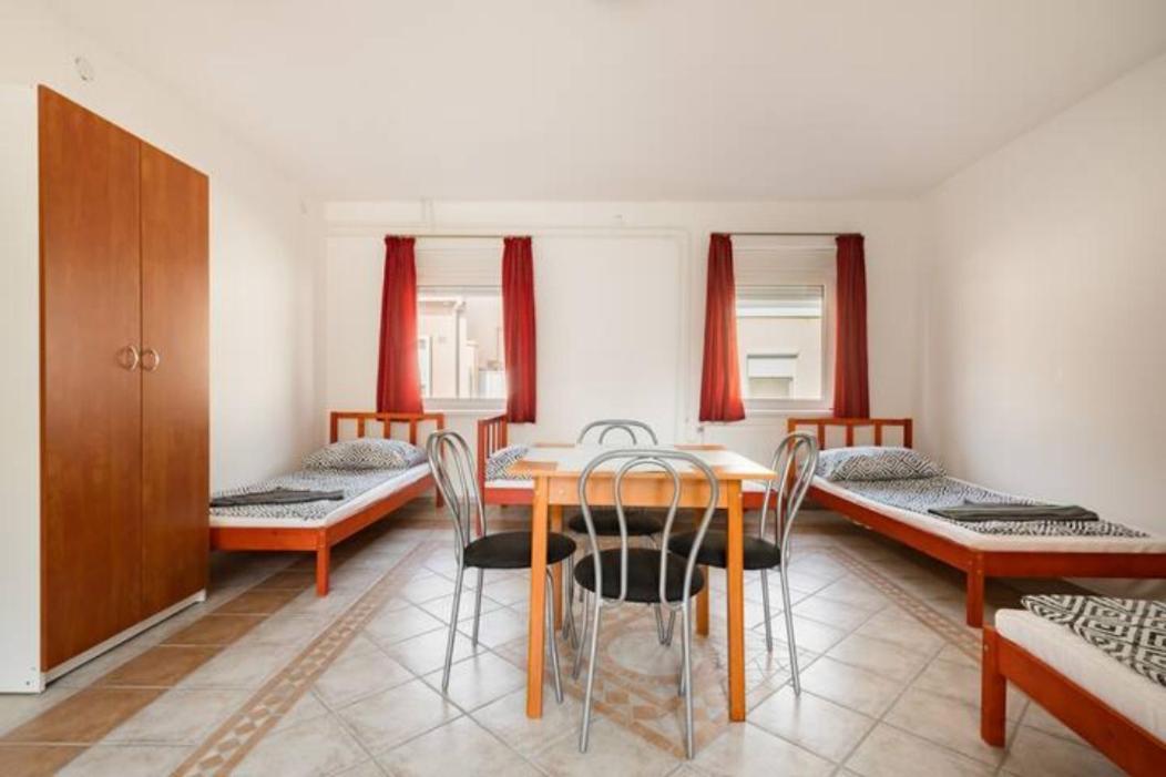 Azure House Aparthotel Keszthely Bagian luar foto