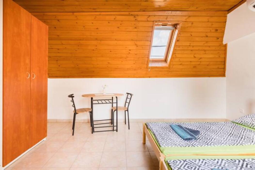 Azure House Aparthotel Keszthely Bagian luar foto