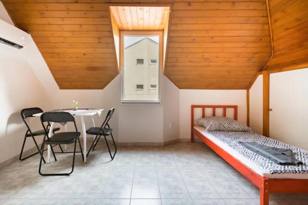Azure House Aparthotel Keszthely Bagian luar foto