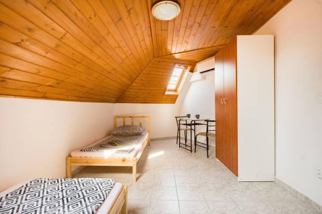 Azure House Aparthotel Keszthely Bagian luar foto