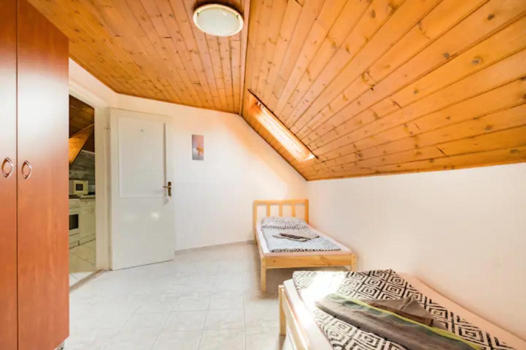Azure House Aparthotel Keszthely Bagian luar foto